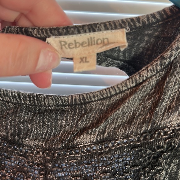 Rebellion Again Tunic - Picture 8 of 9